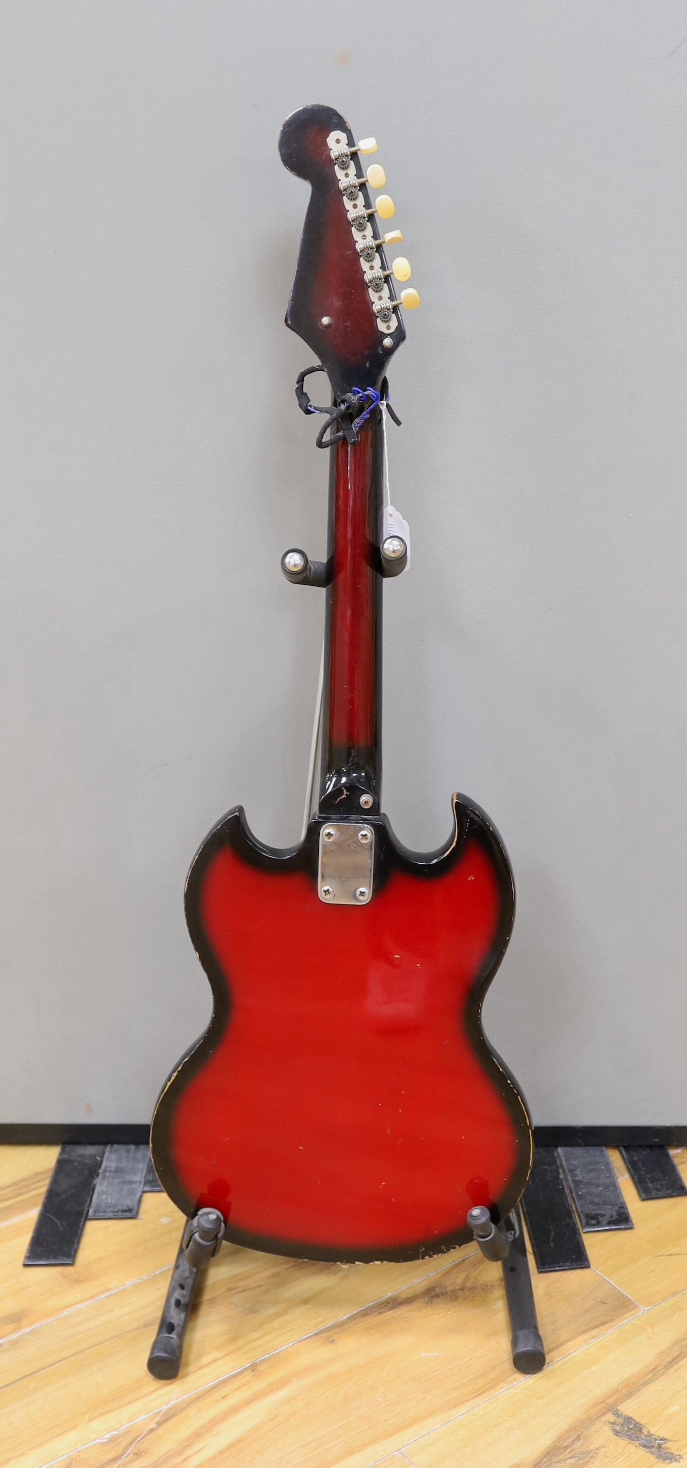 Billy Fury interest; a Zenta electric guitar, understood to be the only electric guitar owned by Billy Fury, together with a certificate of authenticity signed by Tony Read, Fury’s personal manager from 1978 to 1983